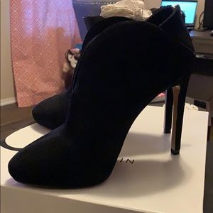 BNWOT Nine West booties
